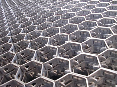 龜甲網(不銹鋼龜甲網)的使用范圍和優(yōu)點