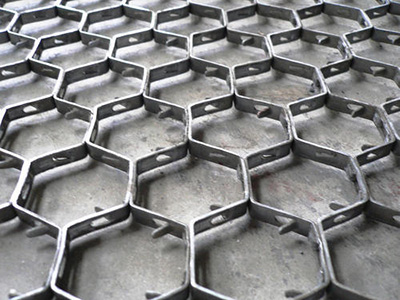 水泥廠耐磨龜甲網(wǎng)廠-水泥廠耐磨龜甲網(wǎng)有哪些使用優(yōu)勢